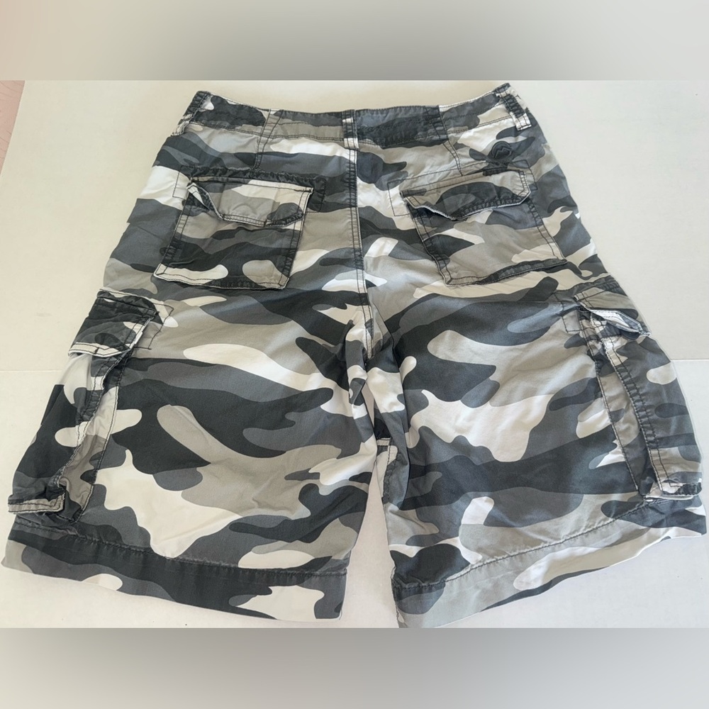 Men's Camouflage Cargo Shorts - Picture 5 of 11